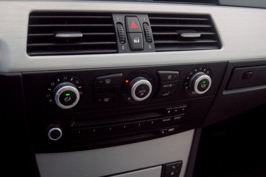  BMW M5 2009 года  (фото 21 из 36)